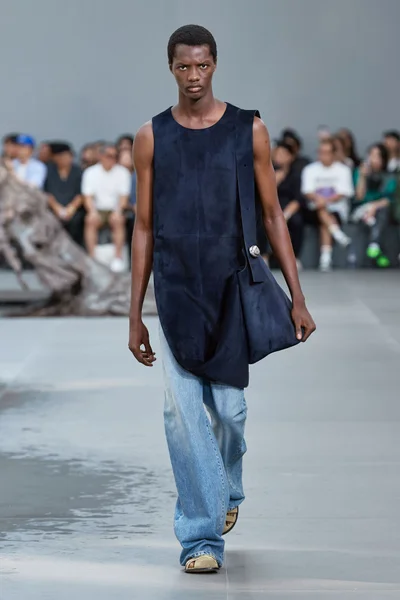 Look 8